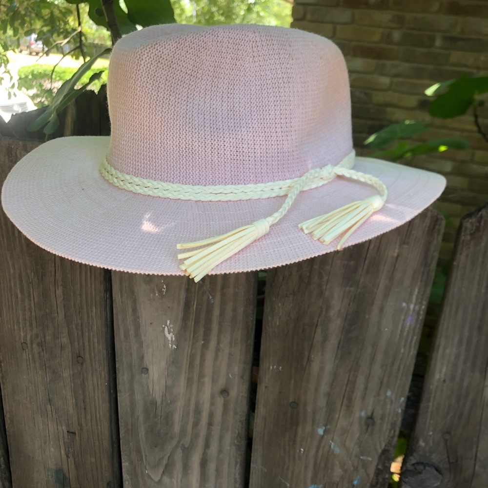 Pink Fedora - Picture 4 of 5
